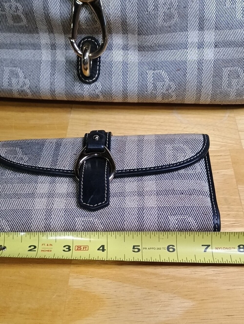 Dooney & Bourke Gray Plaid Satchel with Navy Leather Trim and Matching Wallet - Picture 4 of 13